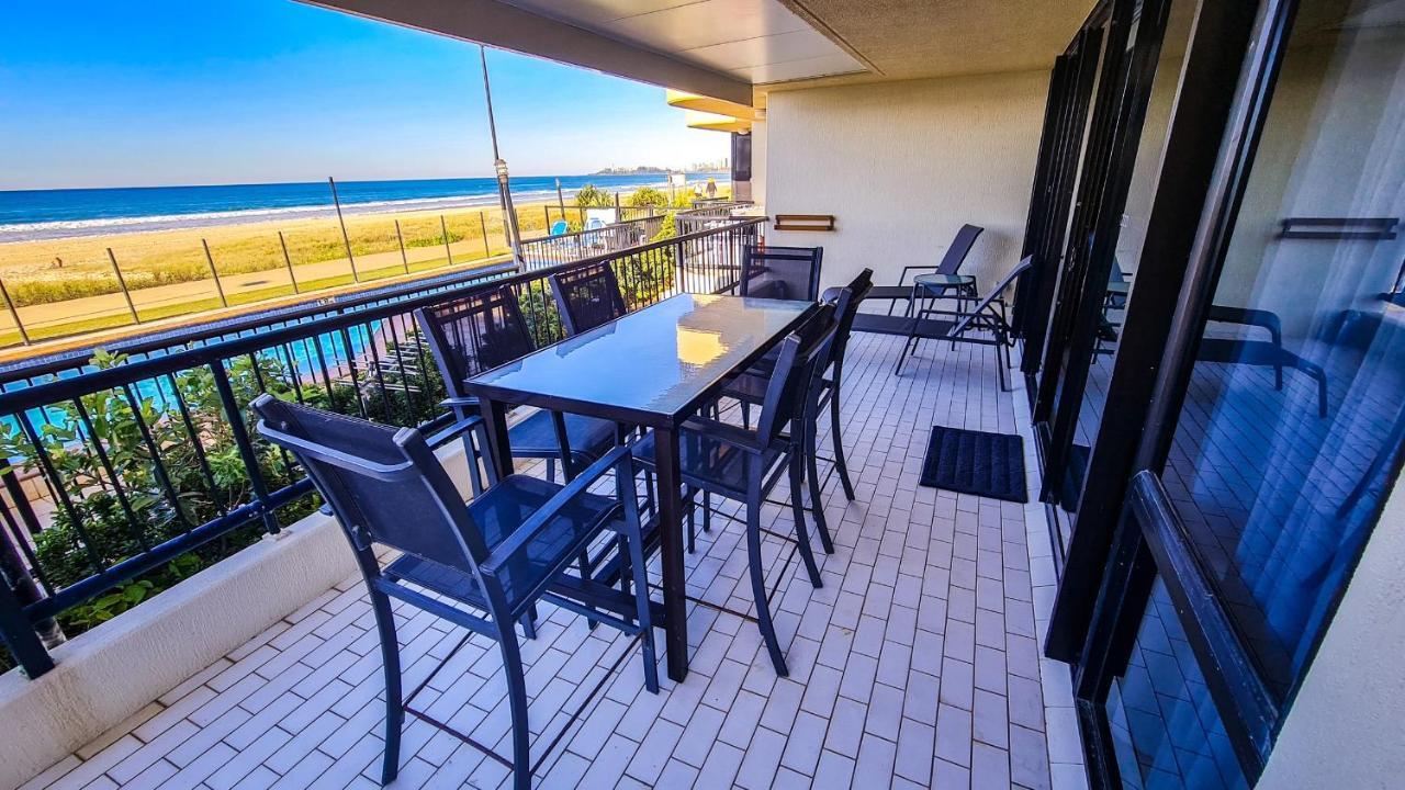 Pelican Sands Beach Resort Gold Coast Exterior foto