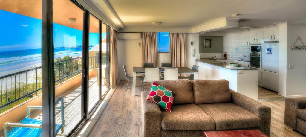 Pelican Sands Beach Resort Gold Coast Exterior foto