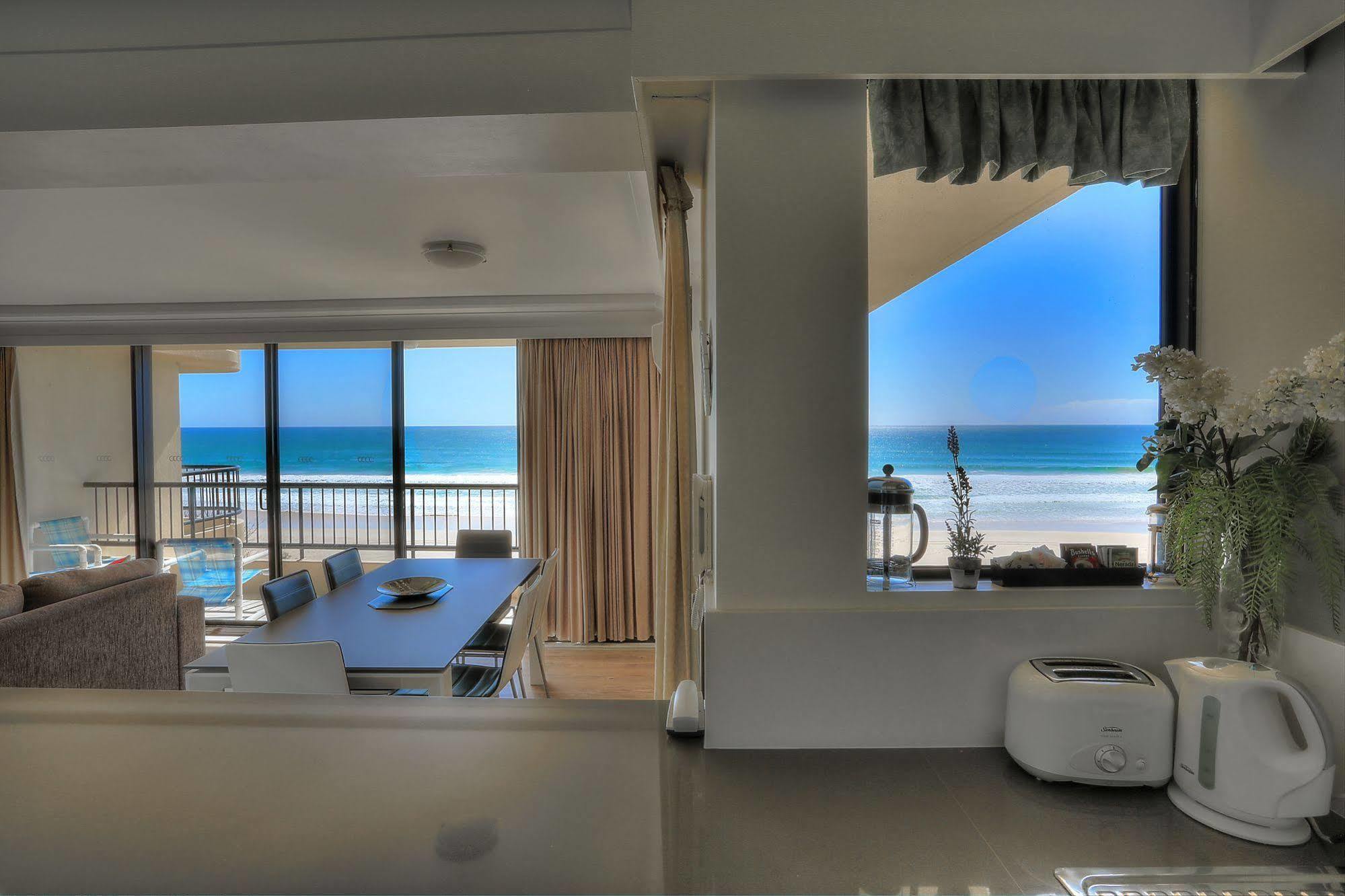 Pelican Sands Beach Resort Gold Coast Exterior foto